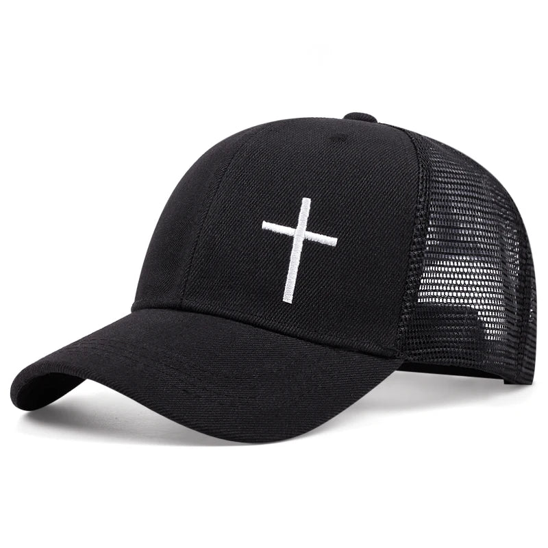 Boné Cristão Minimalista com Cruz Bordada – Fé com Estilo